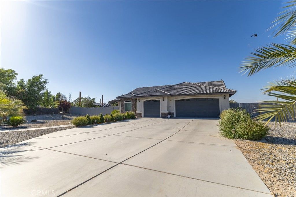Image 12 of property listing at 14978 Palm, Hesperia, CA 92345