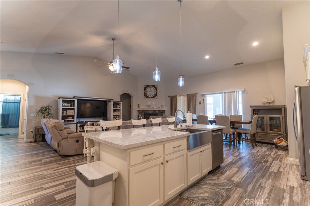 Image 15 of property listing at 14978 Palm, Hesperia, CA 92345