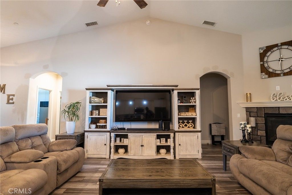 Image 17 of property listing at 14978 Palm, Hesperia, CA 92345