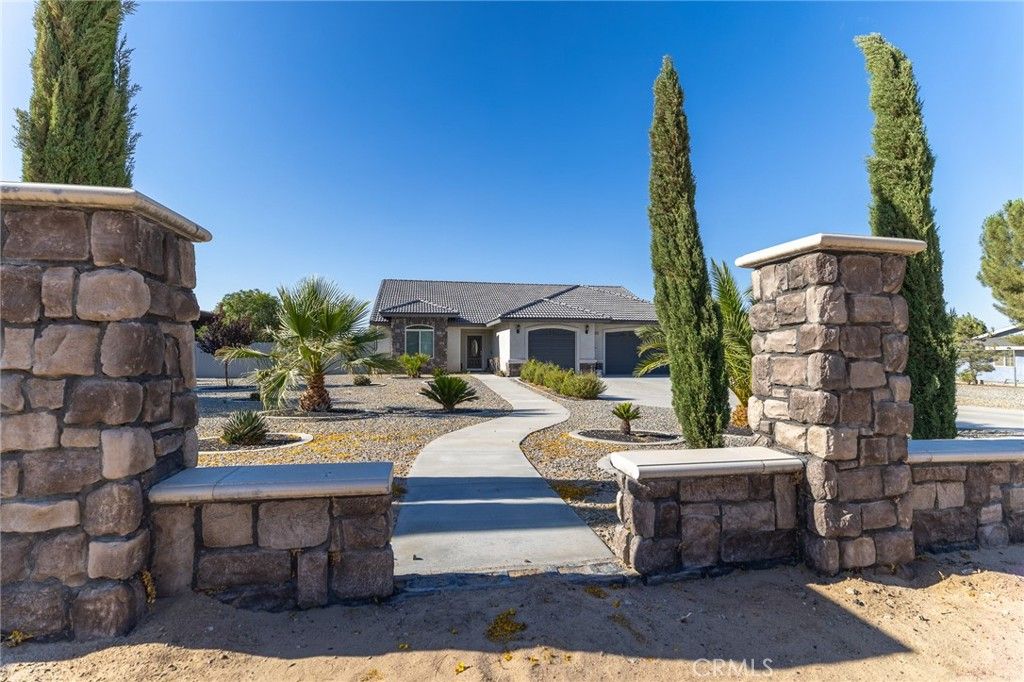 Image 2 of property listing at 14978 Palm, Hesperia, CA 92345