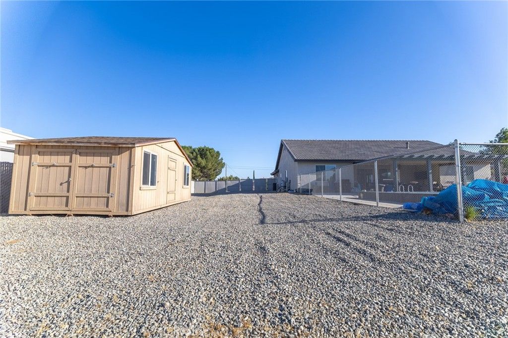 Image 23 of property listing at 14978 Palm, Hesperia, CA 92345