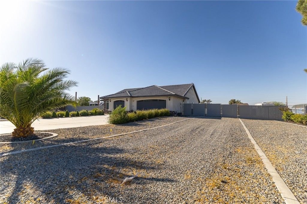 Image 30 of property listing at 14978 Palm, Hesperia, CA 92345