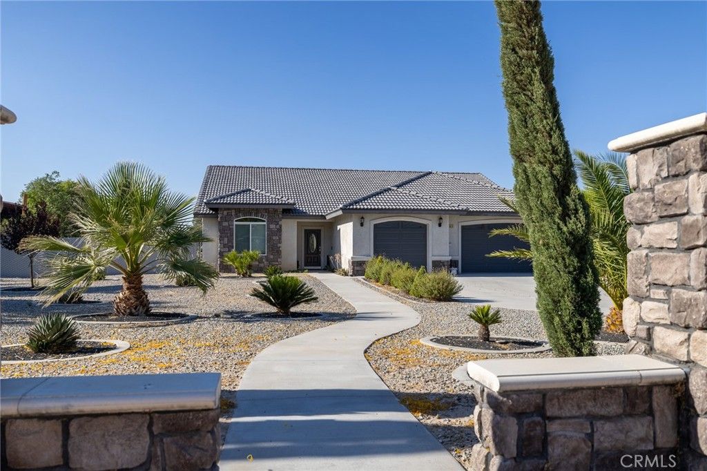 Image 4 of property listing at 14978 Palm, Hesperia, CA 92345