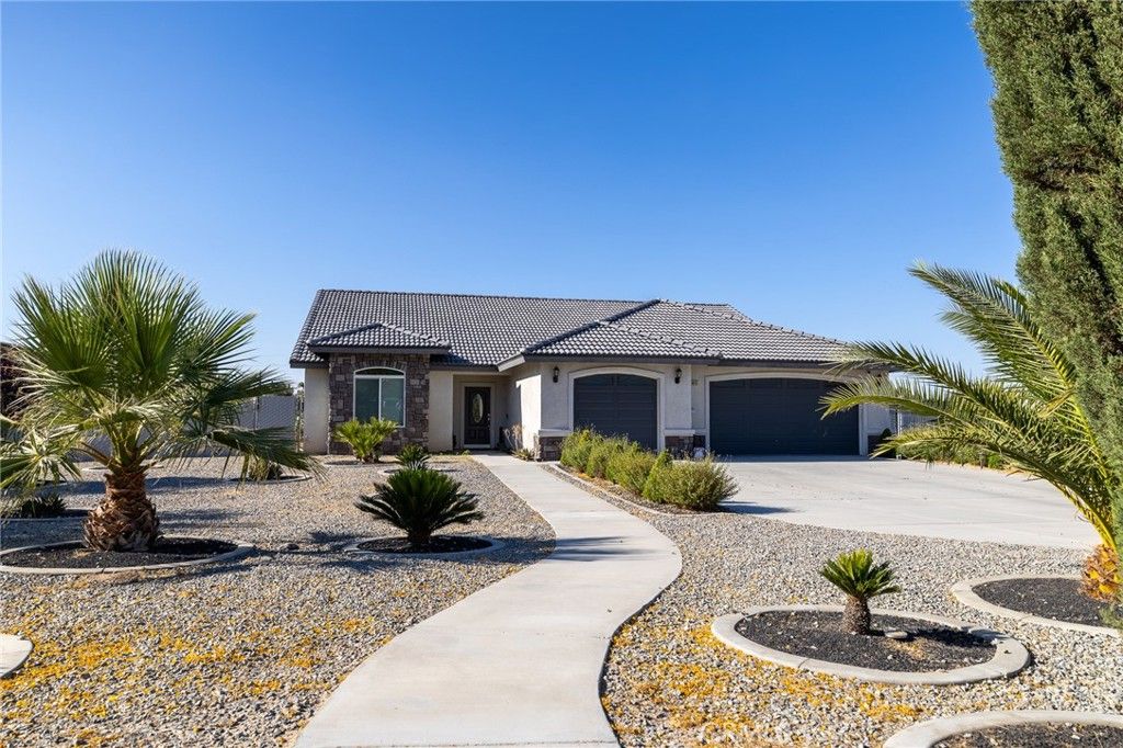 Image 7 of property listing at 14978 Palm, Hesperia, CA 92345