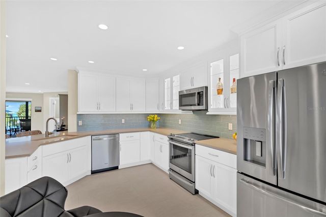 9226 MIDNIGHT PASS ROAD 3B, Sarasota, FL 34242