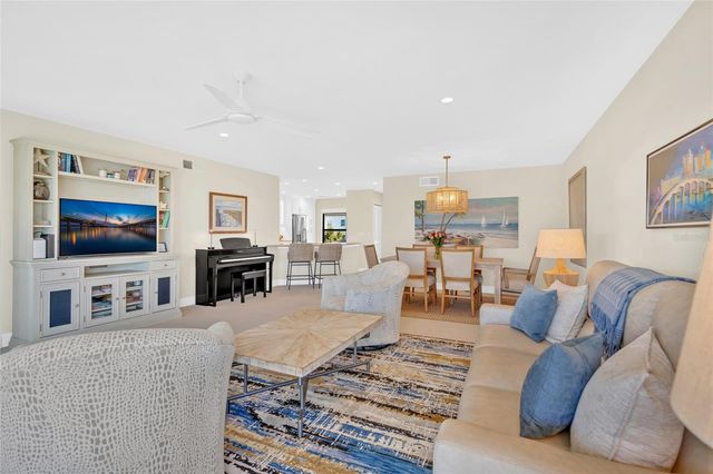 9226 MIDNIGHT PASS ROAD 3B, Sarasota, FL 34242