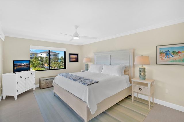 9226 MIDNIGHT PASS ROAD 3B, Sarasota, FL 34242