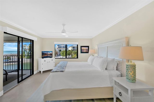 9226 MIDNIGHT PASS ROAD 3B, Sarasota, FL 34242