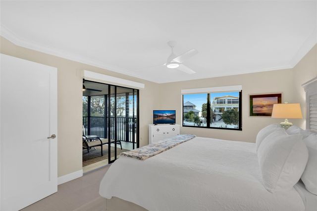 9226 MIDNIGHT PASS ROAD 3B, Sarasota, FL 34242