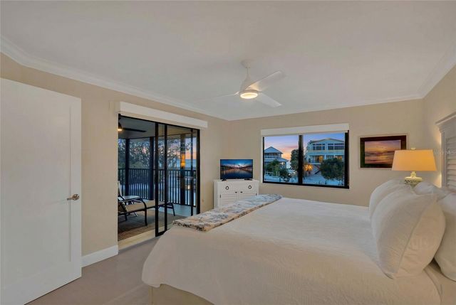 9226 MIDNIGHT PASS ROAD 3B, Sarasota, FL 34242