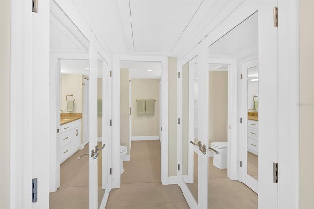 9226 MIDNIGHT PASS ROAD 3B, Sarasota, FL 34242