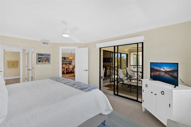 9226 MIDNIGHT PASS ROAD 3B, Sarasota, FL 34242