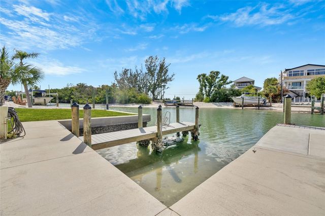 9226 MIDNIGHT PASS ROAD 3B, Sarasota, FL 34242