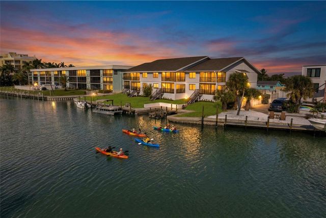 9226 MIDNIGHT PASS ROAD 3B, Sarasota, FL 34242