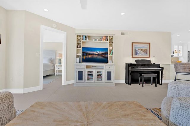 9226 MIDNIGHT PASS ROAD 3B, Sarasota, FL 34242