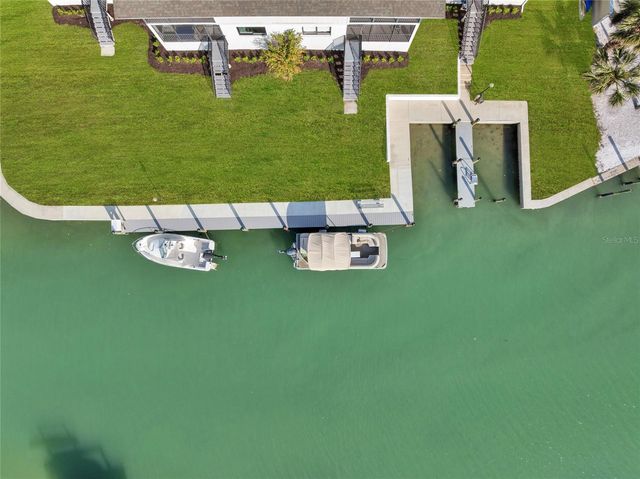 9226 MIDNIGHT PASS ROAD 3B, Sarasota, FL 34242