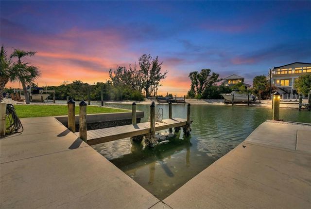 9226 MIDNIGHT PASS ROAD 3B, Sarasota, FL 34242
