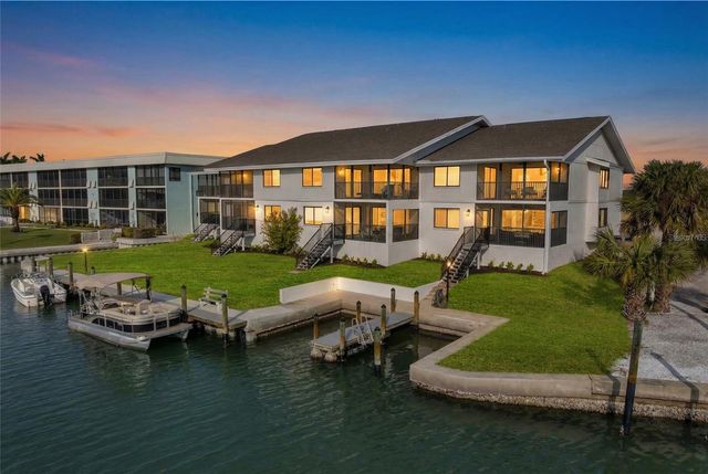9226 MIDNIGHT PASS ROAD 3B, Sarasota, FL 34242
