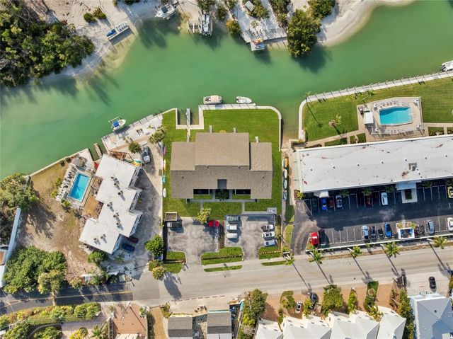 9226 MIDNIGHT PASS ROAD 3B, Sarasota, FL 34242