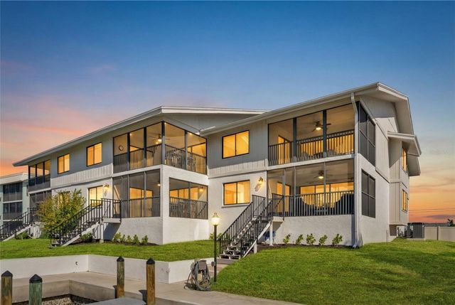 9226 MIDNIGHT PASS ROAD 3B, Sarasota, FL 34242
