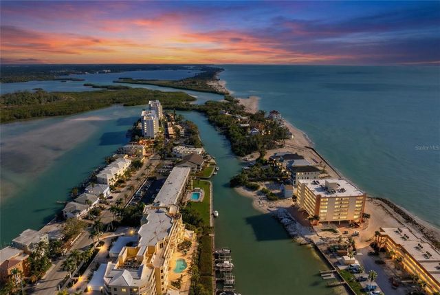 9226 MIDNIGHT PASS ROAD 3B, Sarasota, FL 34242