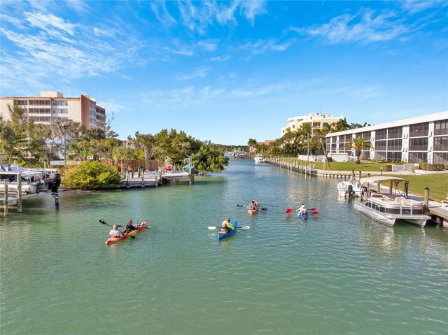 9226 MIDNIGHT PASS ROAD 3B, Sarasota, FL 34242
