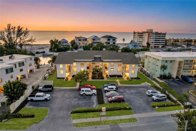 9226 MIDNIGHT PASS ROAD 3B, Sarasota, FL 34242