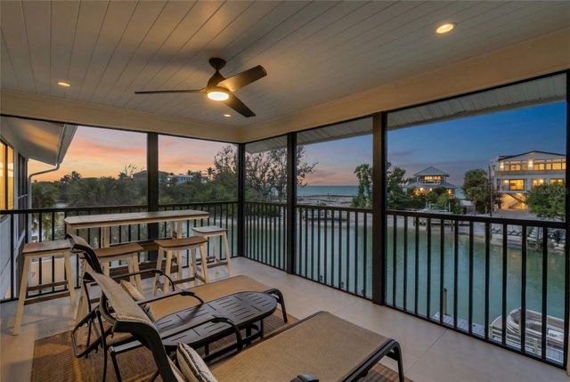 9226 MIDNIGHT PASS ROAD 3B, Sarasota, FL 34242