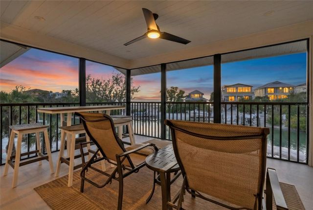 9226 MIDNIGHT PASS ROAD 3B, Sarasota, FL 34242