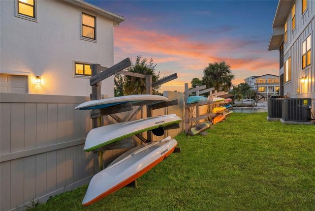9226 MIDNIGHT PASS ROAD 3B, Sarasota, FL 34242