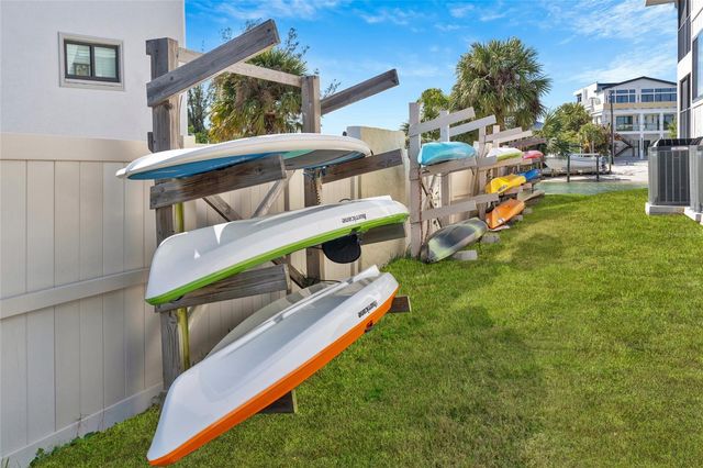 9226 MIDNIGHT PASS ROAD 3B, Sarasota, FL 34242