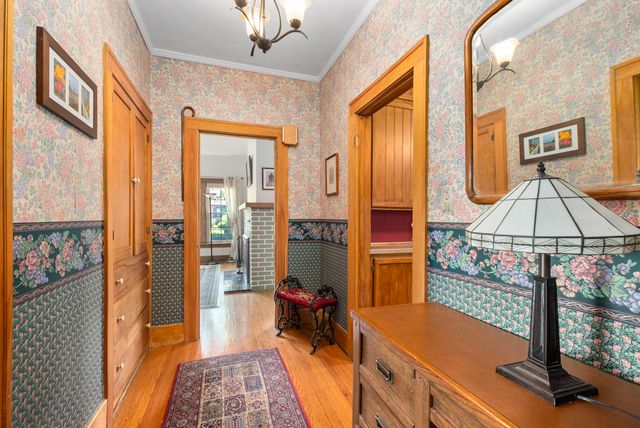 1146 Douglas Avenue, Flossmoor, IL 60422