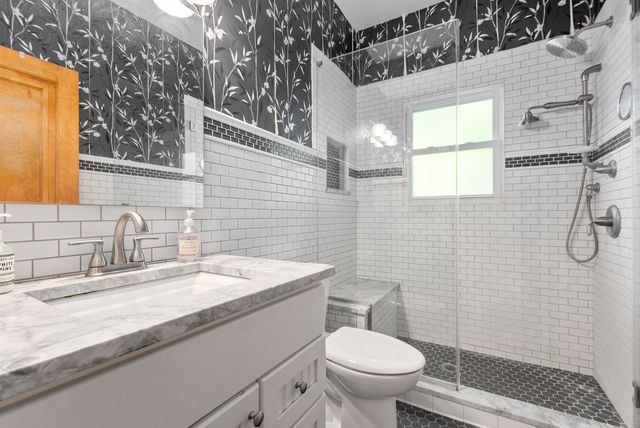 1146 Douglas Avenue, Flossmoor, IL 60422