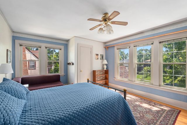 1146 Douglas Avenue, Flossmoor, IL 60422