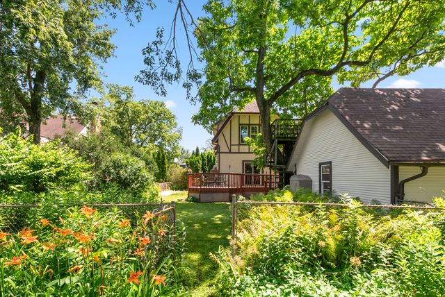 1146 Douglas Avenue, Flossmoor, IL 60422