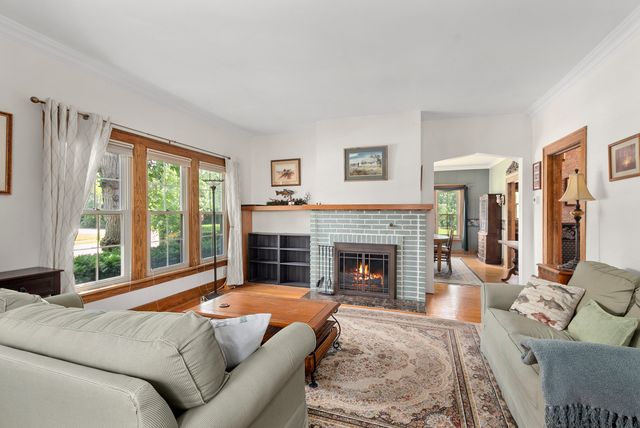 1146 Douglas Avenue, Flossmoor, IL 60422