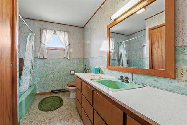 524 Hubbell Road, Orleans, MI 48865