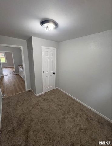 618 S McLeansboro Street, Benton, IL 62812