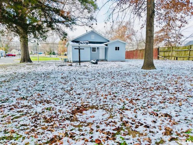 618 S McLeansboro Street, Benton, IL 62812