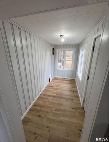 618 S McLeansboro Street, Benton, IL 62812