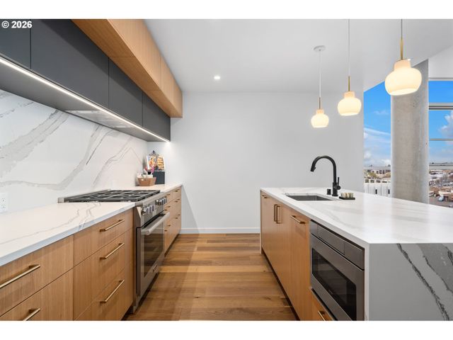 590 WATERFRONT Way 1000, Vancouver, WA 98660