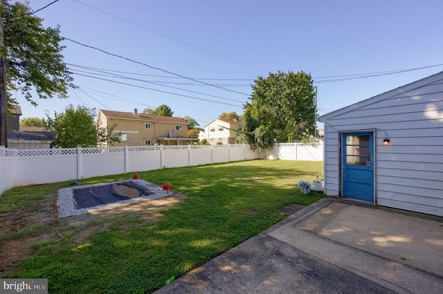 906 NORTHBRIAR DR, York, PA 17404