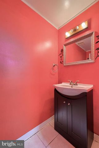 906 NORTHBRIAR DR, York, PA 17404
