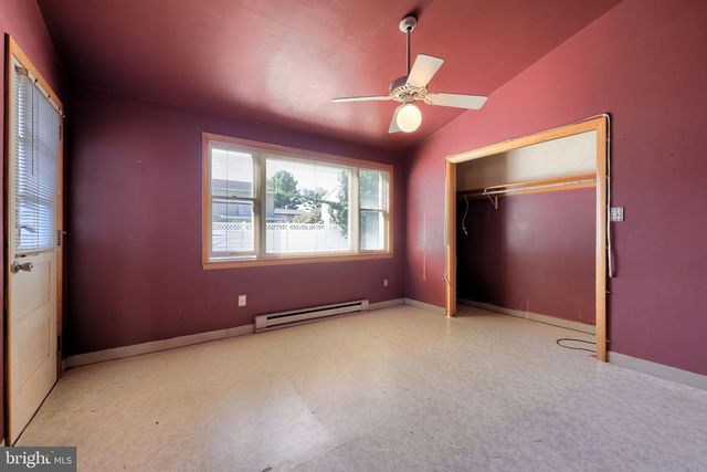 906 NORTHBRIAR DR, York, PA 17404