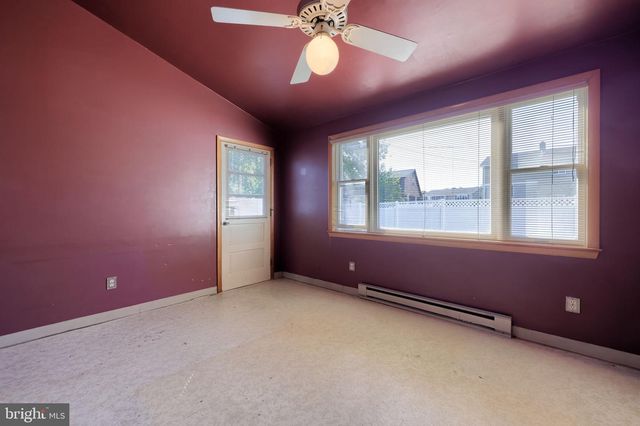 906 NORTHBRIAR DR, York, PA 17404