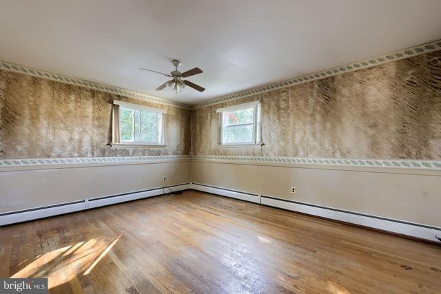 906 NORTHBRIAR DR, York, PA 17404