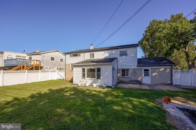 906 NORTHBRIAR DR, York, PA 17404