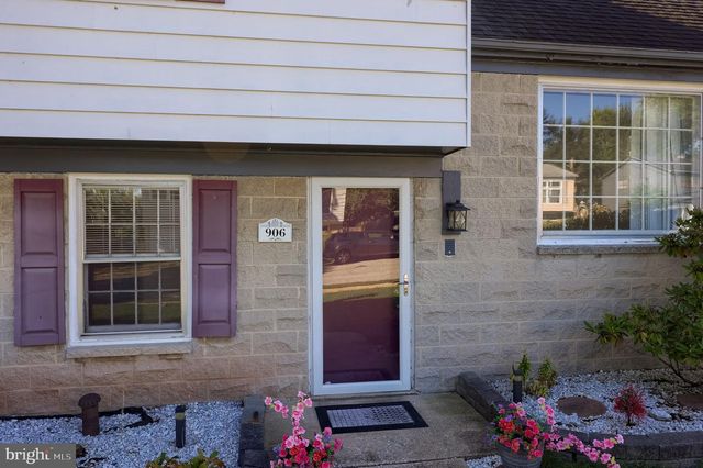 906 NORTHBRIAR DR, York, PA 17404