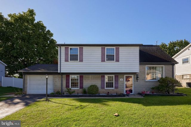 906 NORTHBRIAR DR, York, PA 17404