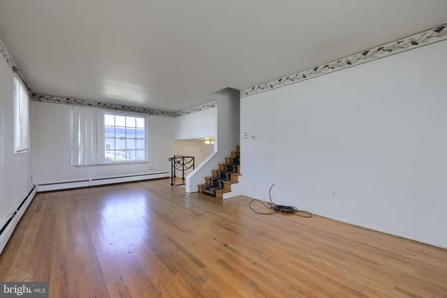 906 NORTHBRIAR DR, York, PA 17404